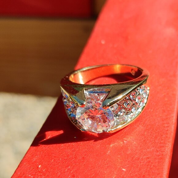 Swarovski Crystal Ring, Gold Plated, Swan Signed, Size 9 - Picture 2 of 16